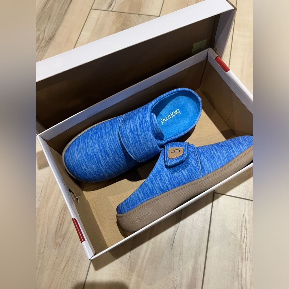 BIOTIME SIZE 8 SLIPPERS
